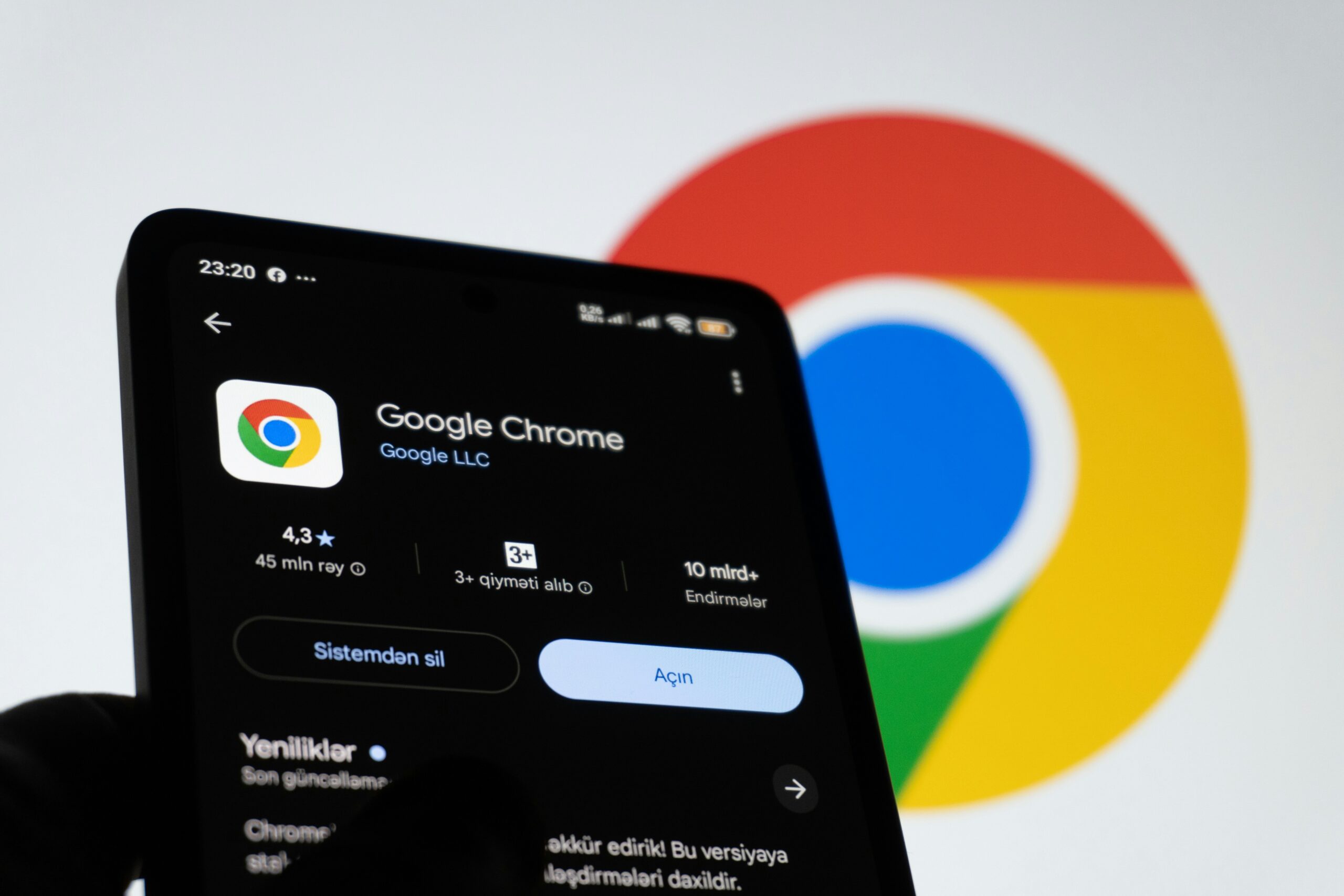 GoogleとChromeのロゴ